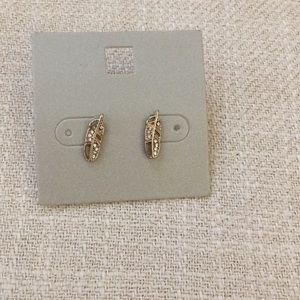 Petite gold tone feather studs